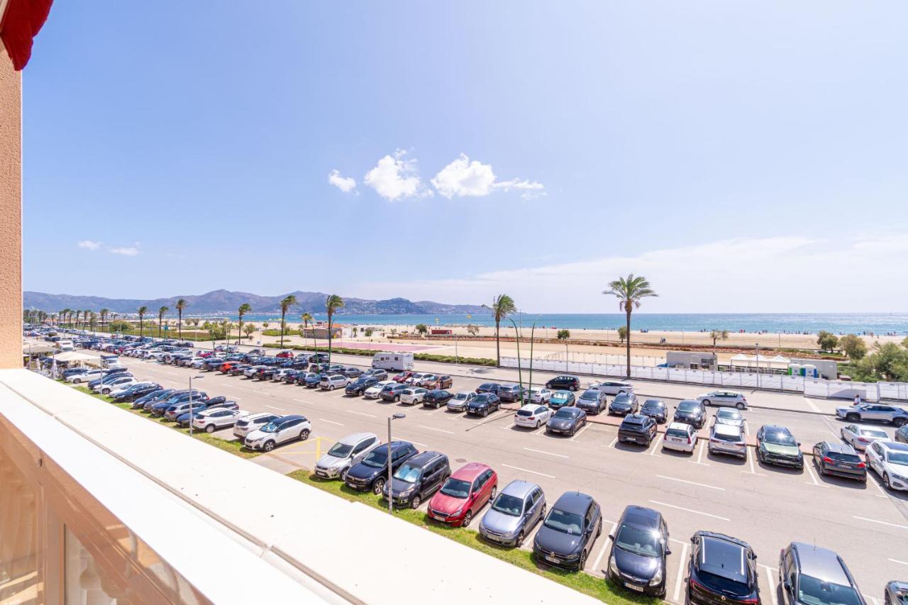 419-Apartamento primera linea de playa - B&B Empuriabrava