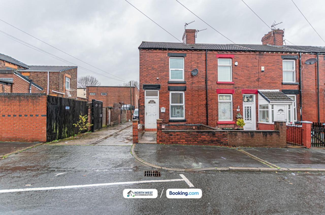2BR House in St Helens, Fully furnished, Perfect for Short or Long Stays - B&B