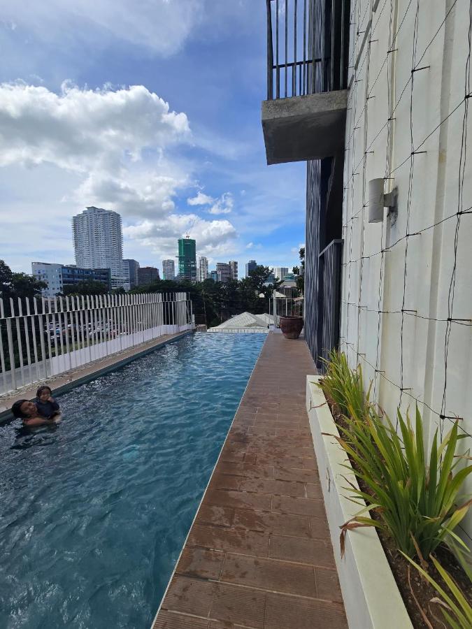 Ohana Suites 2 Studio Lot 8 Condo Near Ayala Cebu City with fast Wifi and Netflix - Chambres d'hôtes Cebu