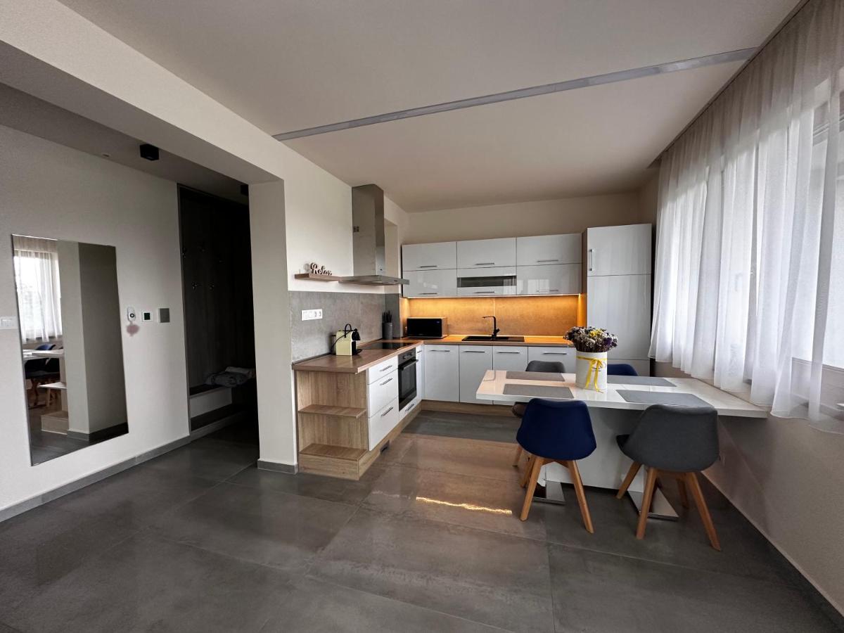 Apartamento con vistas y balcón