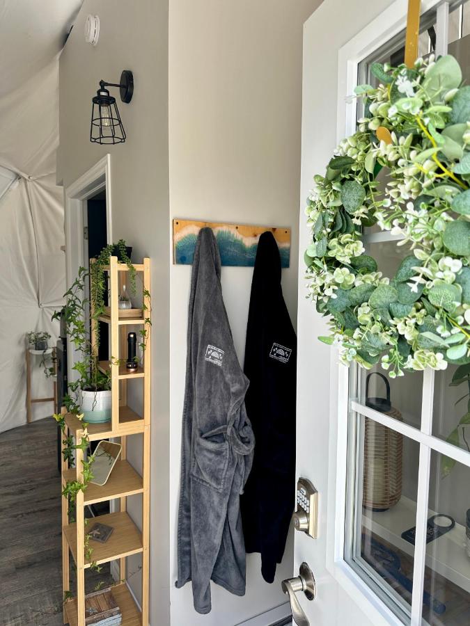 Island Beach Hideaways - Bed and Breakfast Pomquet