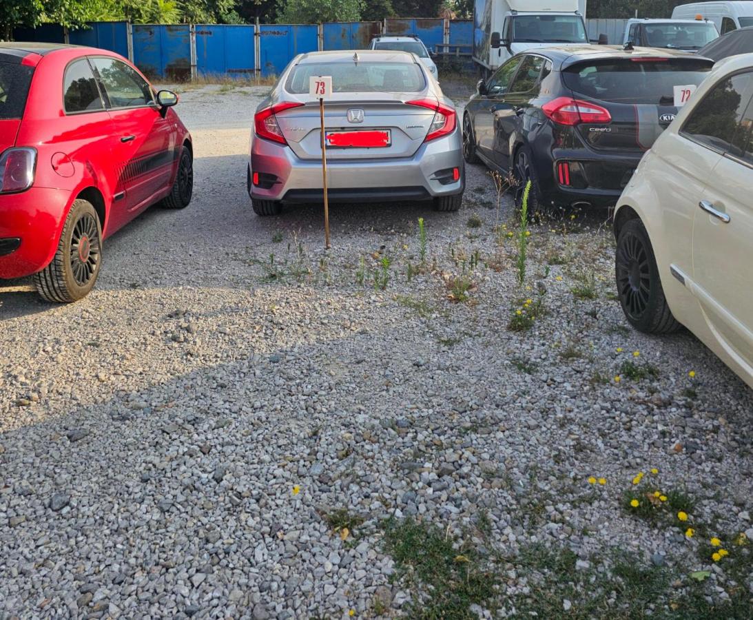 Casita Central - FREE Private Parking & Metro station - B&B Sofia