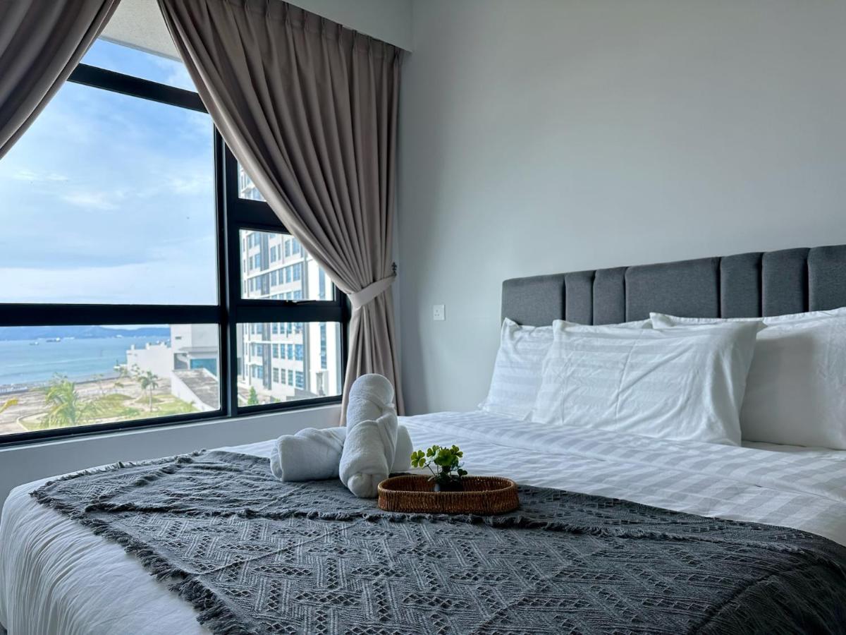 Jesselton Quay Sea & Pool View for 6 PAX - B&B Kota Kinabalu