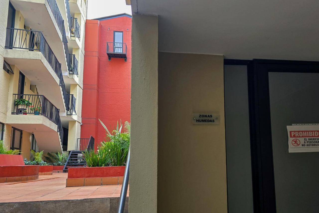 Cerca a La Candelaria, Bogotá, moderno con parqueadero - B&B Bogotá