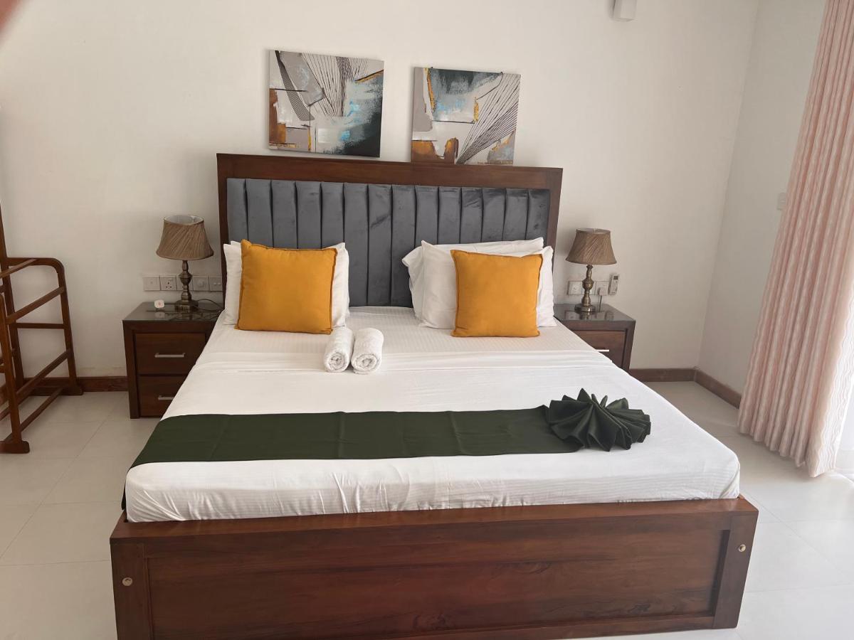 Deluxe Double Room (2 Adults + 1 Child)