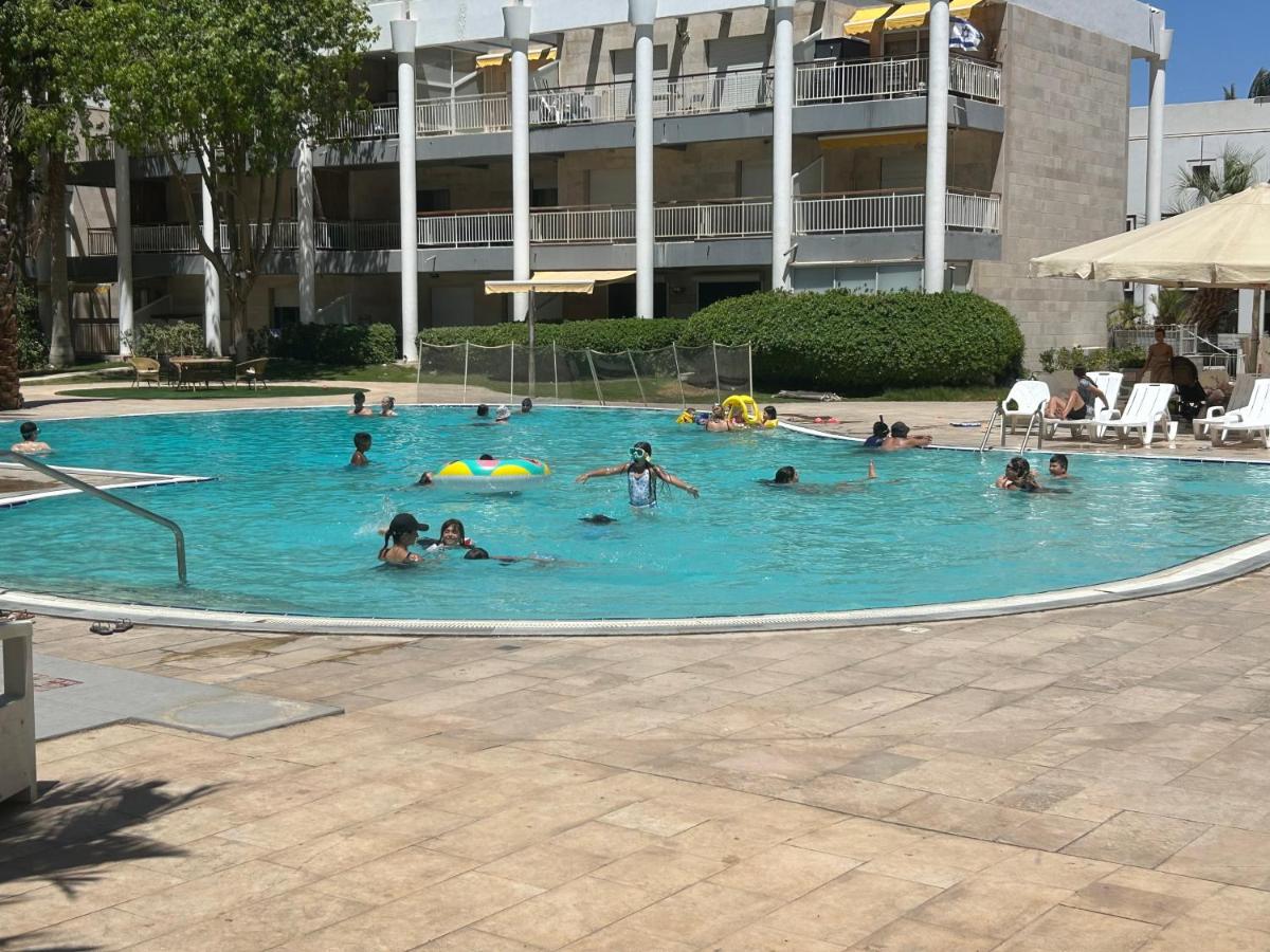 Royal 32 by CROWN - B&B Eilat