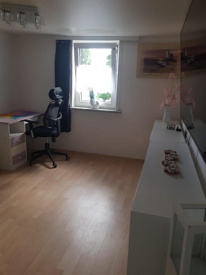Ferienhaus an der Nieste - Ferienwohnung Neustädtel