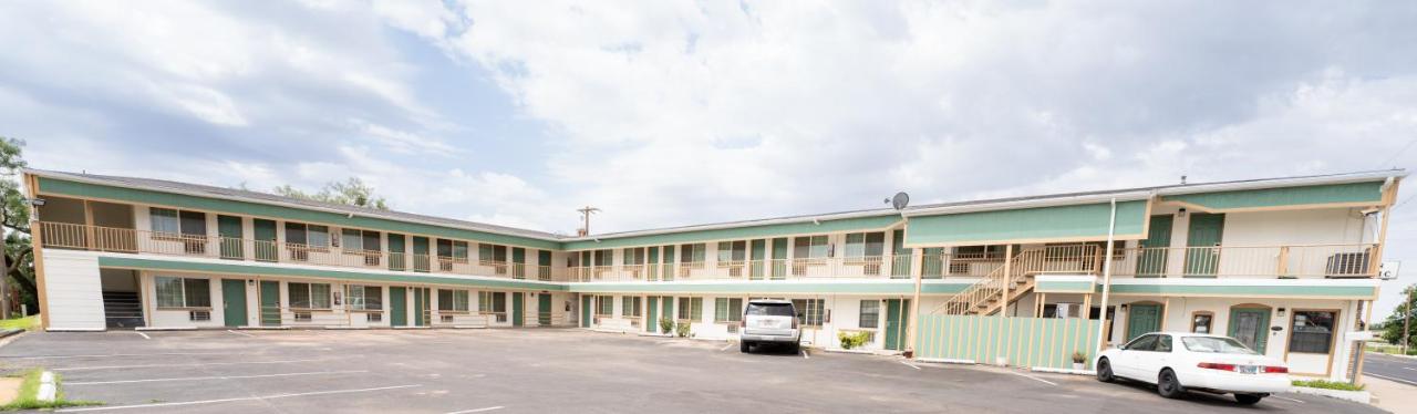 Budget Inn Snyder - B&B