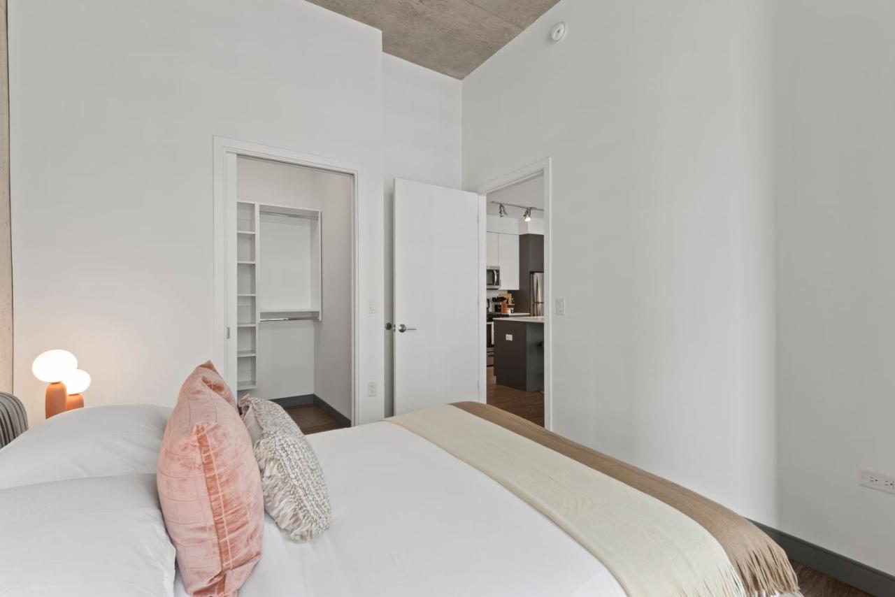 Two-Bedroom Deluxe Apartment with Balcony