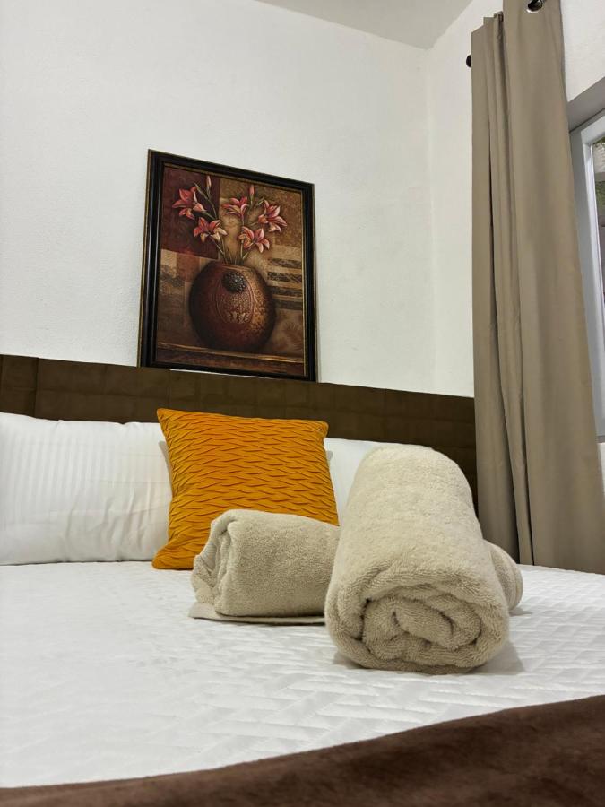 Casa El Extranjero Calle Ancha - B&B Antigua Guatemala