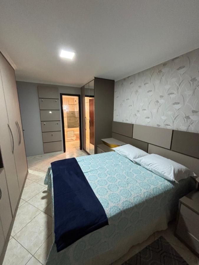 Casa Confortável 03 Quartos Com Suite, Churrasqueira, Banheira e Garagem - B&B Curitiba