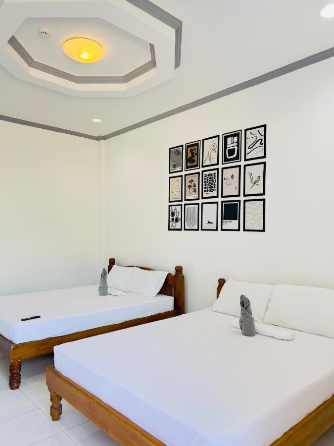 Family Room with Garden View