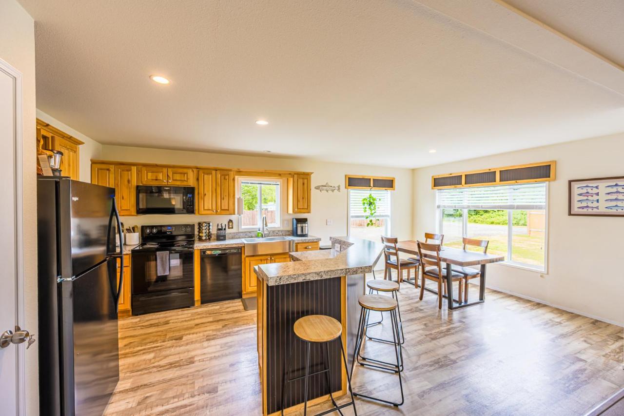 Beaver Pines Central Hiking Camp on Budget - B&B