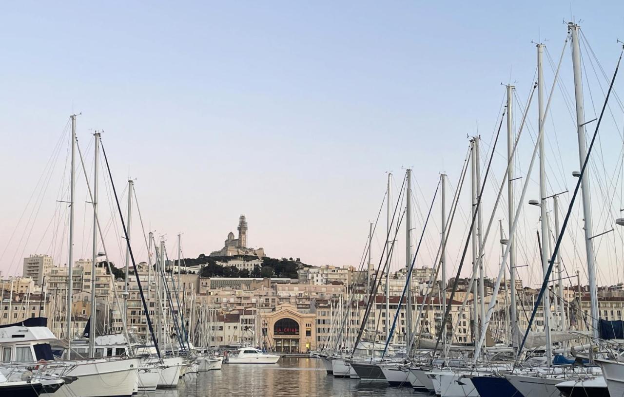 Central 2-bedroom flat with air conditioning Old Port - Opera - Bed and Breakfast Marseille