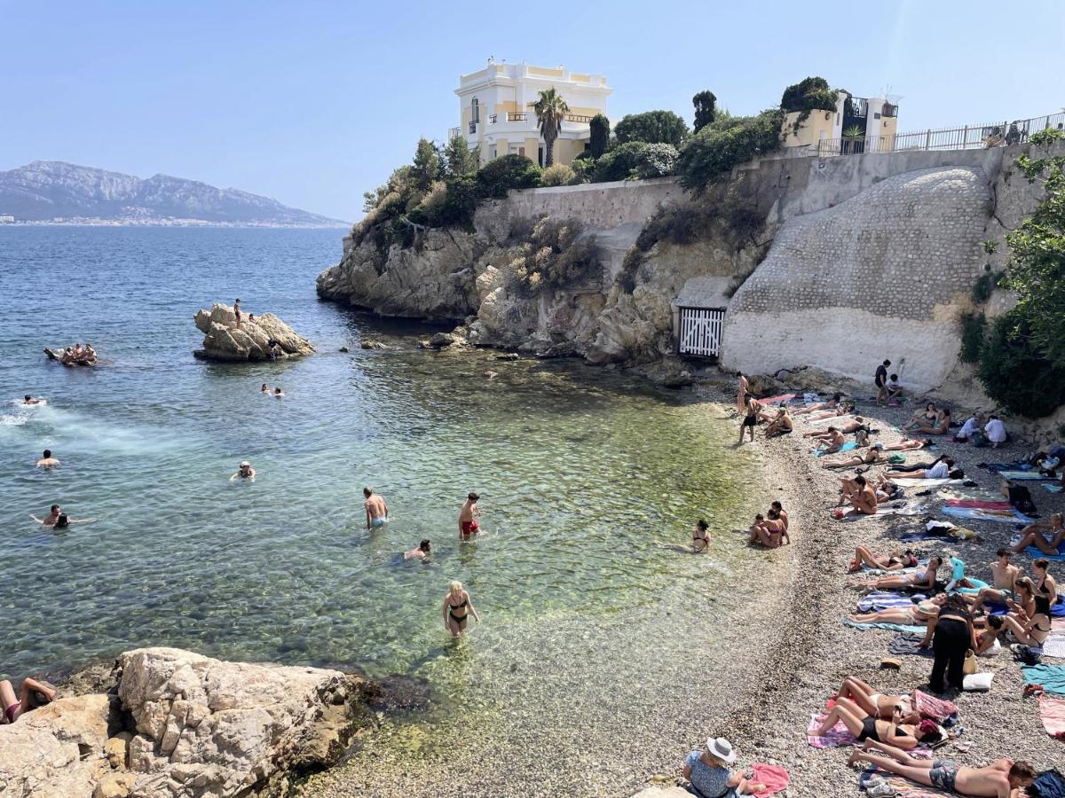 Spacious 2 bedroom flat Old Port - Opera - Bed and Breakfast Marseille