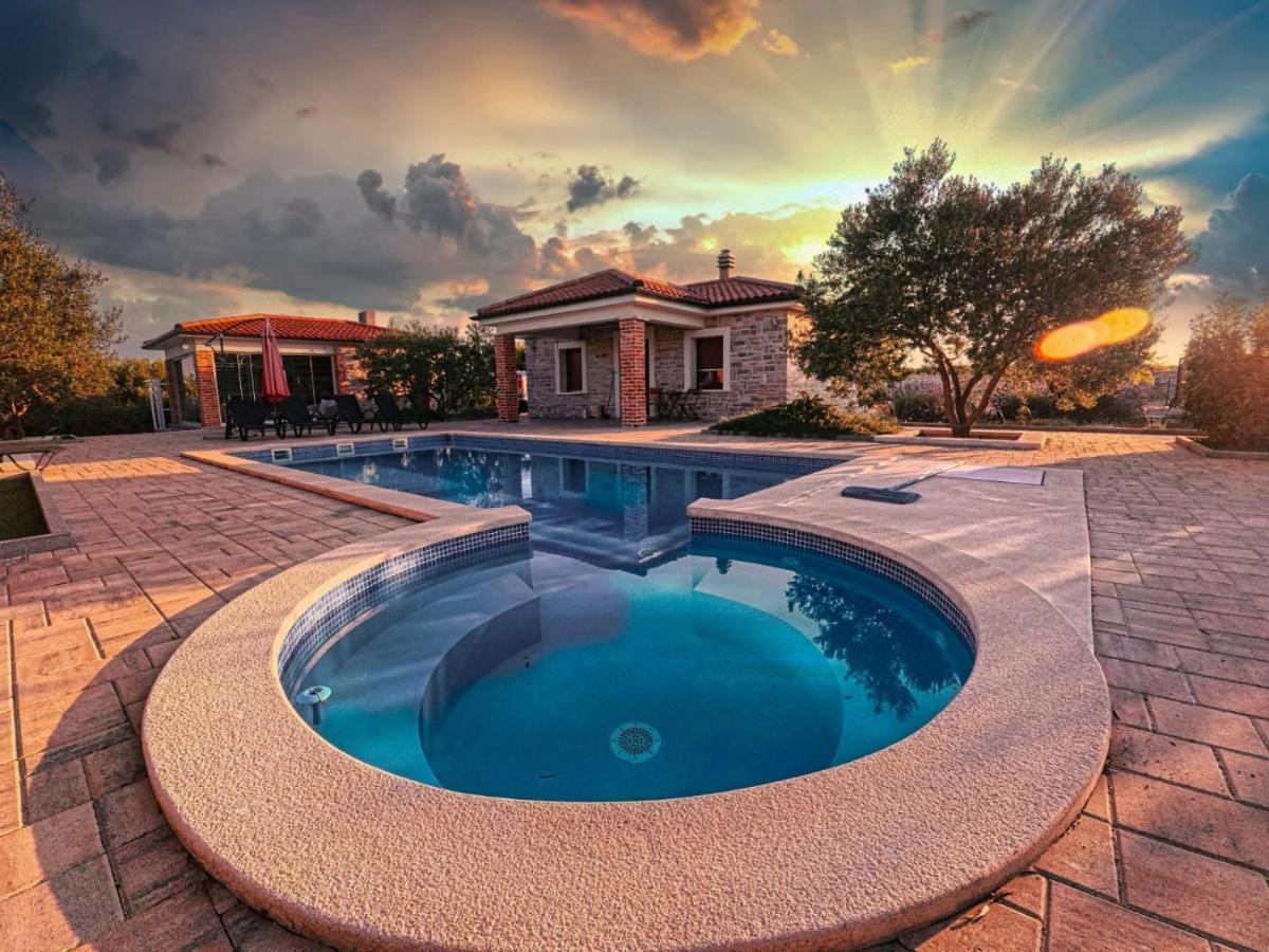 Holiday home Lunnis - Total peace and serenity - B&B Velika Čista