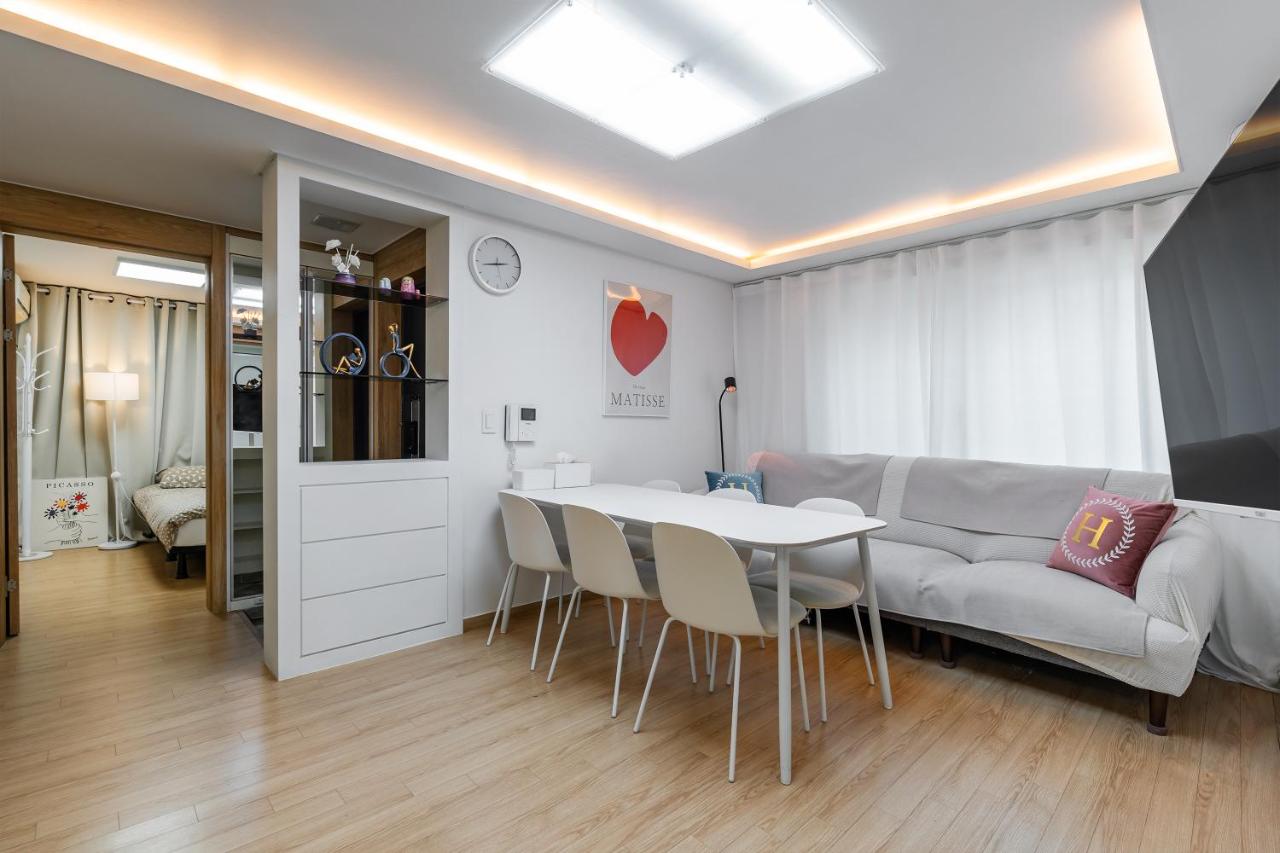 HONGDAE t HOUSE - B&B Seul