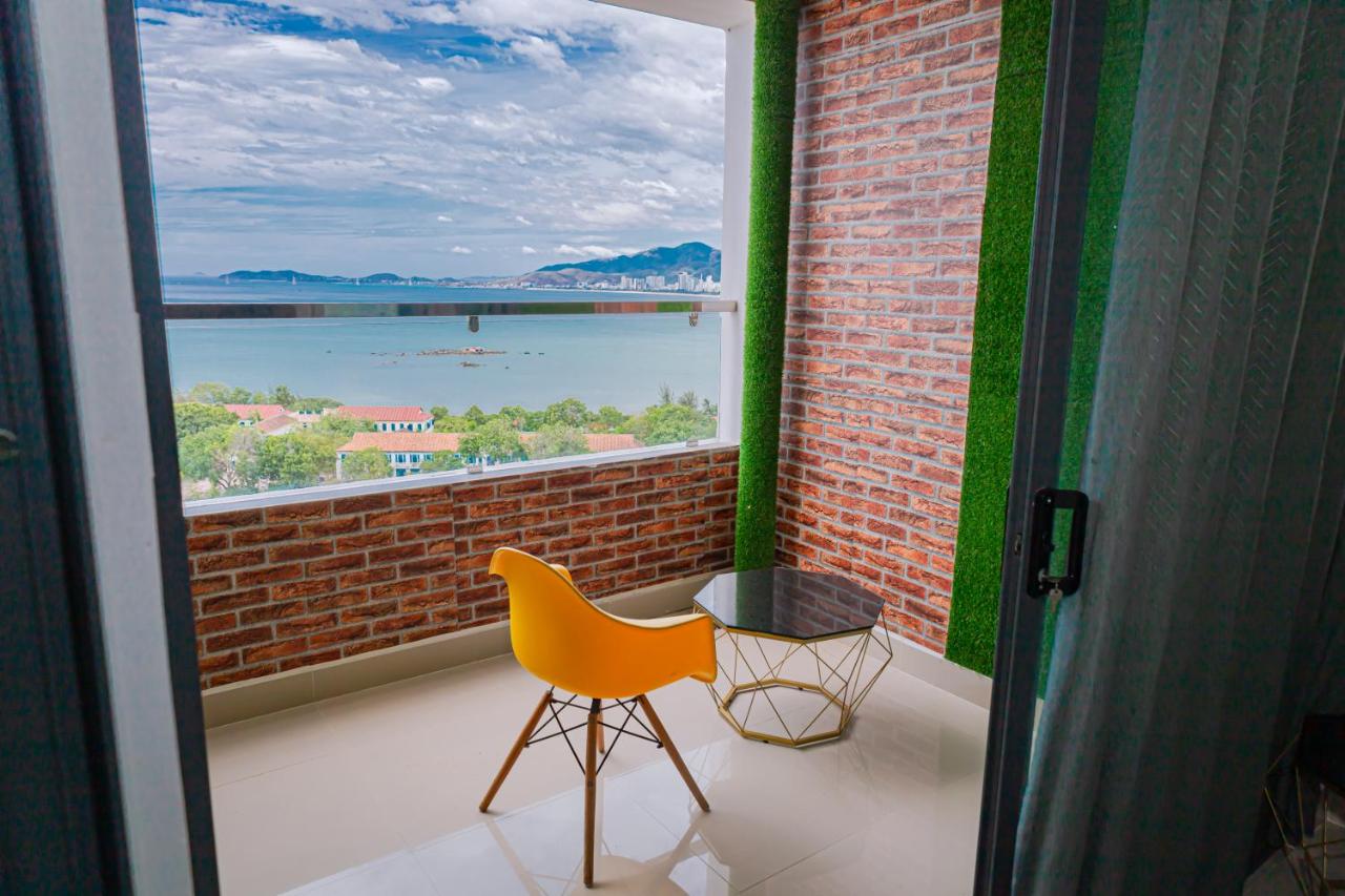 Three-Bedroom Apartment with Ocean View