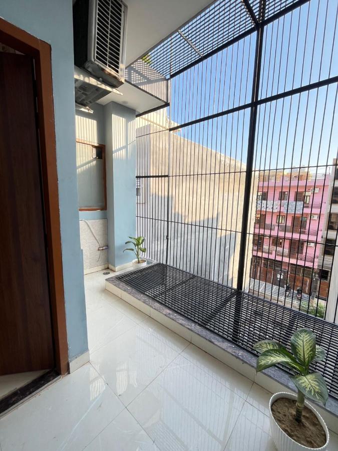 Dreamwood 2 BHK Apartments Near Artemis Hospital Gurgaon - Ferienwohnung Gurugram