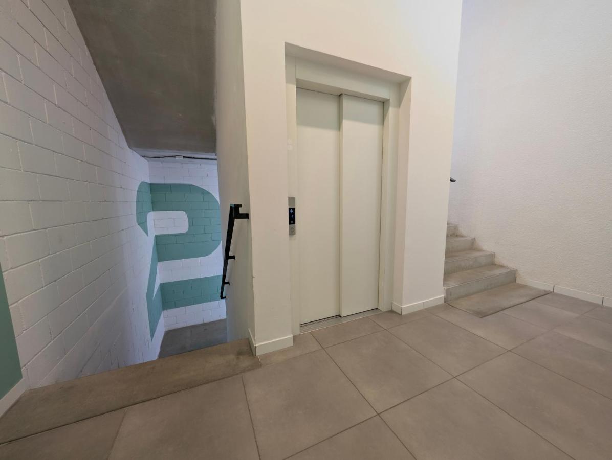 Sky Loft Wrocław Apartment by BookingHost - B&B Breslavia