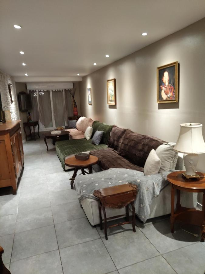 Maison spacieuse et calme - B&B Bayonville