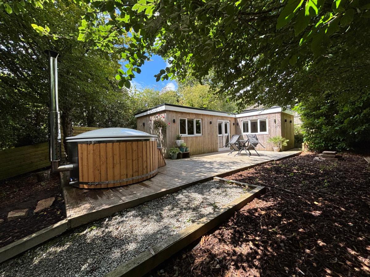 Cornish wooden cabin & wood fired hot tub - B&B