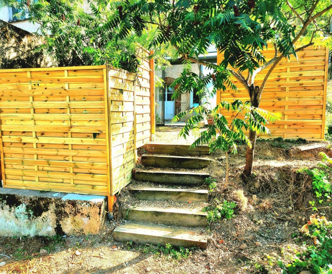 Charming brickyard cottage near a lock - B&B