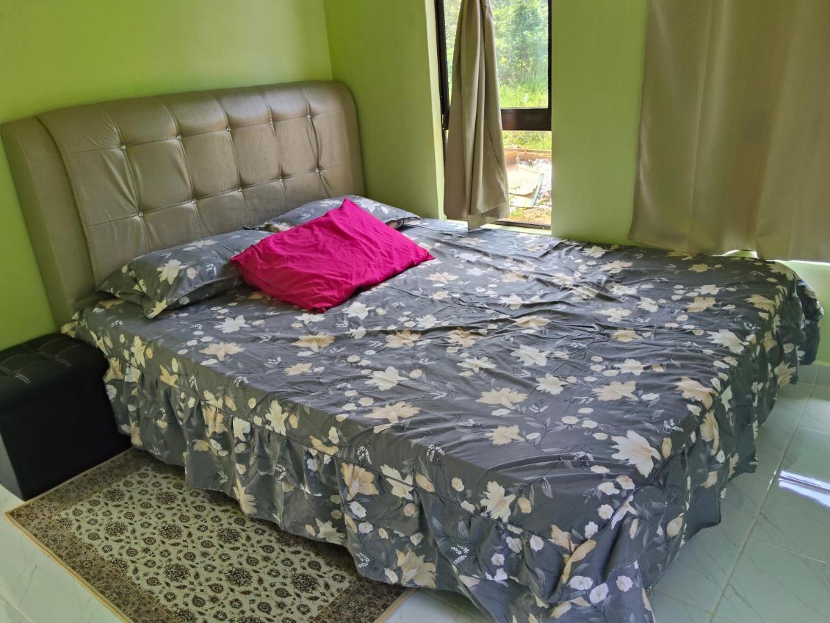 Tiny House WH Homestay Pasir Mas Tanah Merah Rantau Panjang - B&B Pasir Mas