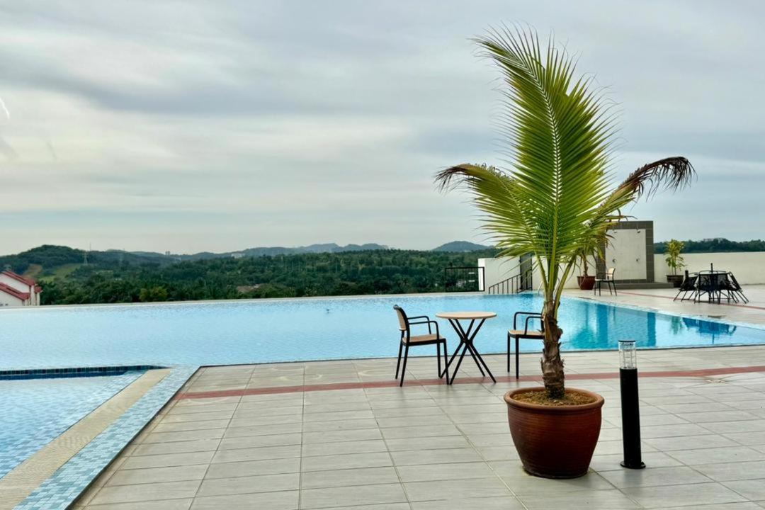 KLIA Designer Family Suite With Netflix - B&B