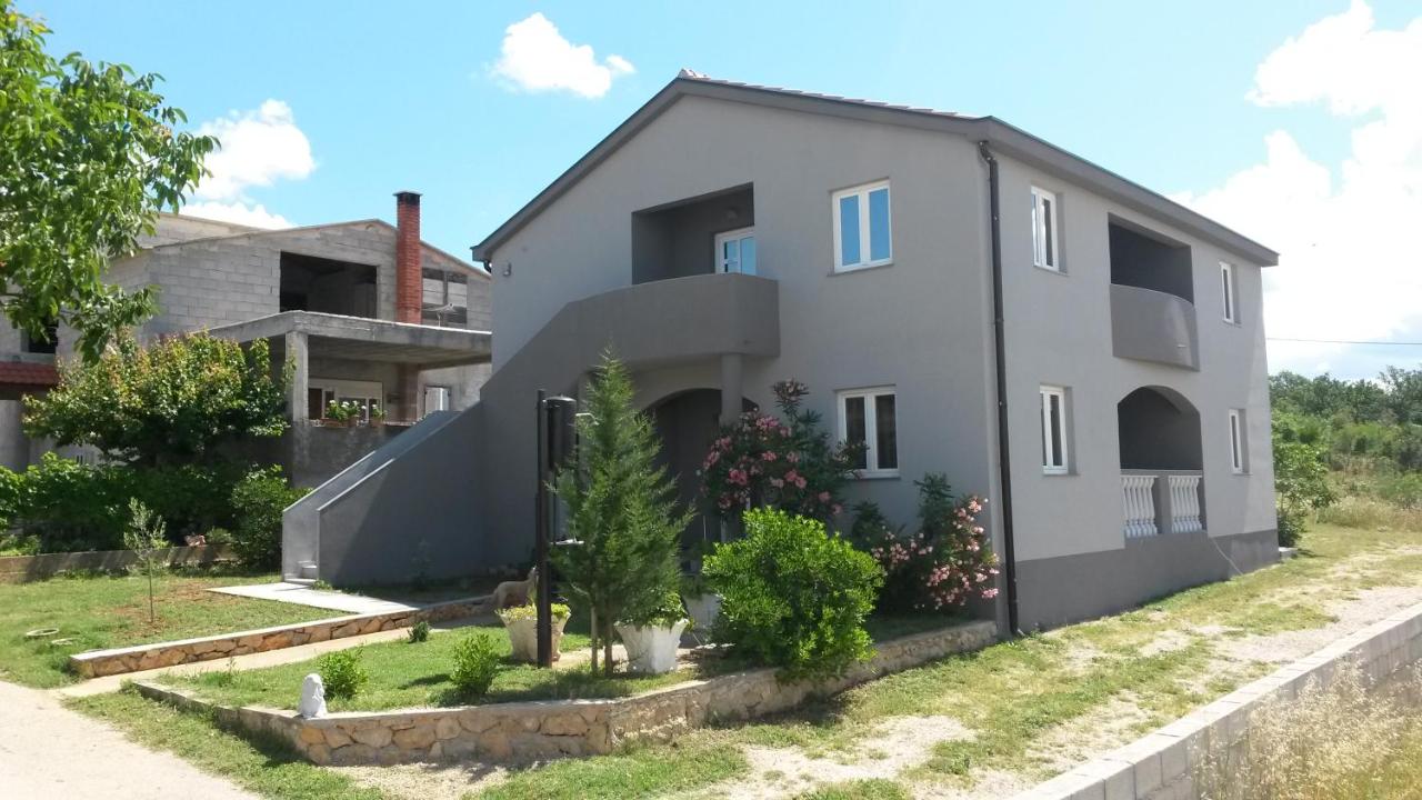 B&B Maslenica - Apartman Monte Cristo - Bed and Breakfast Maslenica