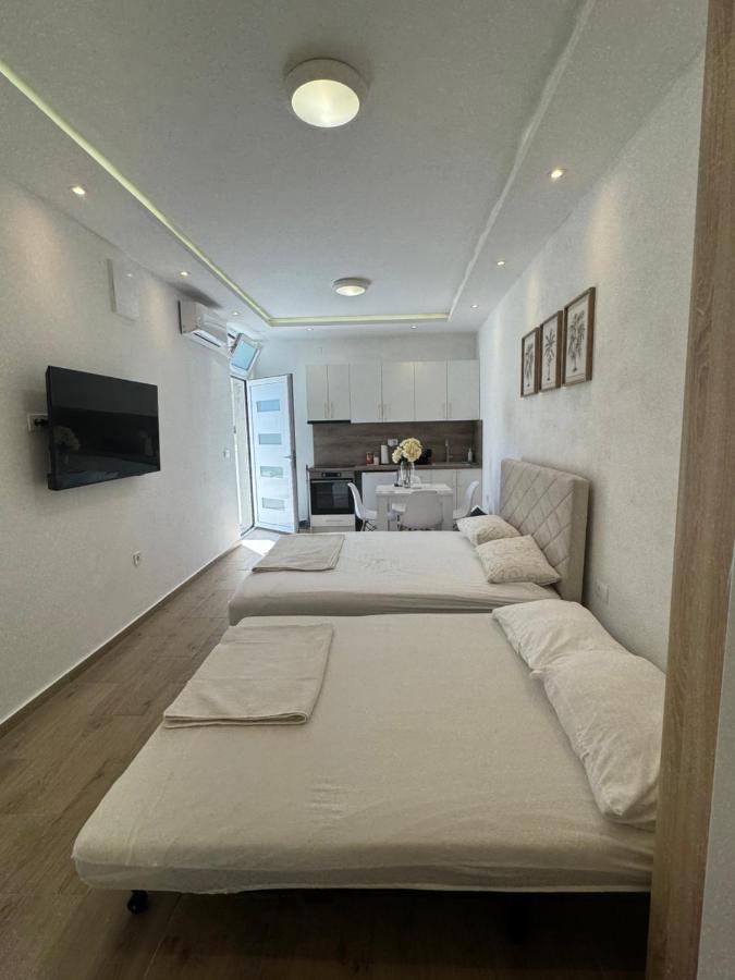 Hana Apartmani - B&B Igalo