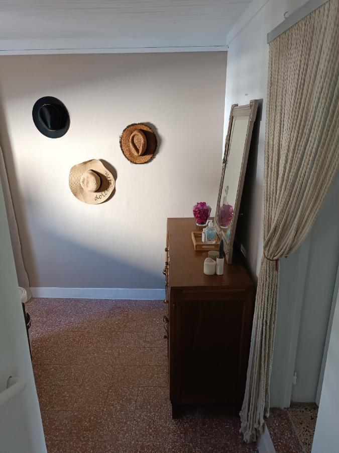 Chambre familiale chez "Casa Portuguesa", accès piscine-jardin-1h15 Lisboa - Ferienwohnung Chamusca
