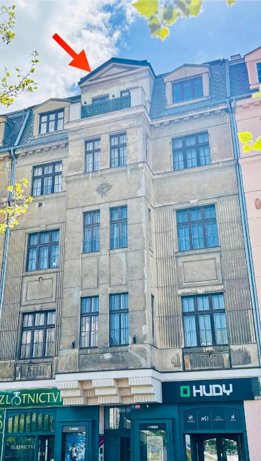 Golda Apartment Karlovy Vary Balcony, Parking, Near Spa & Train - B&B