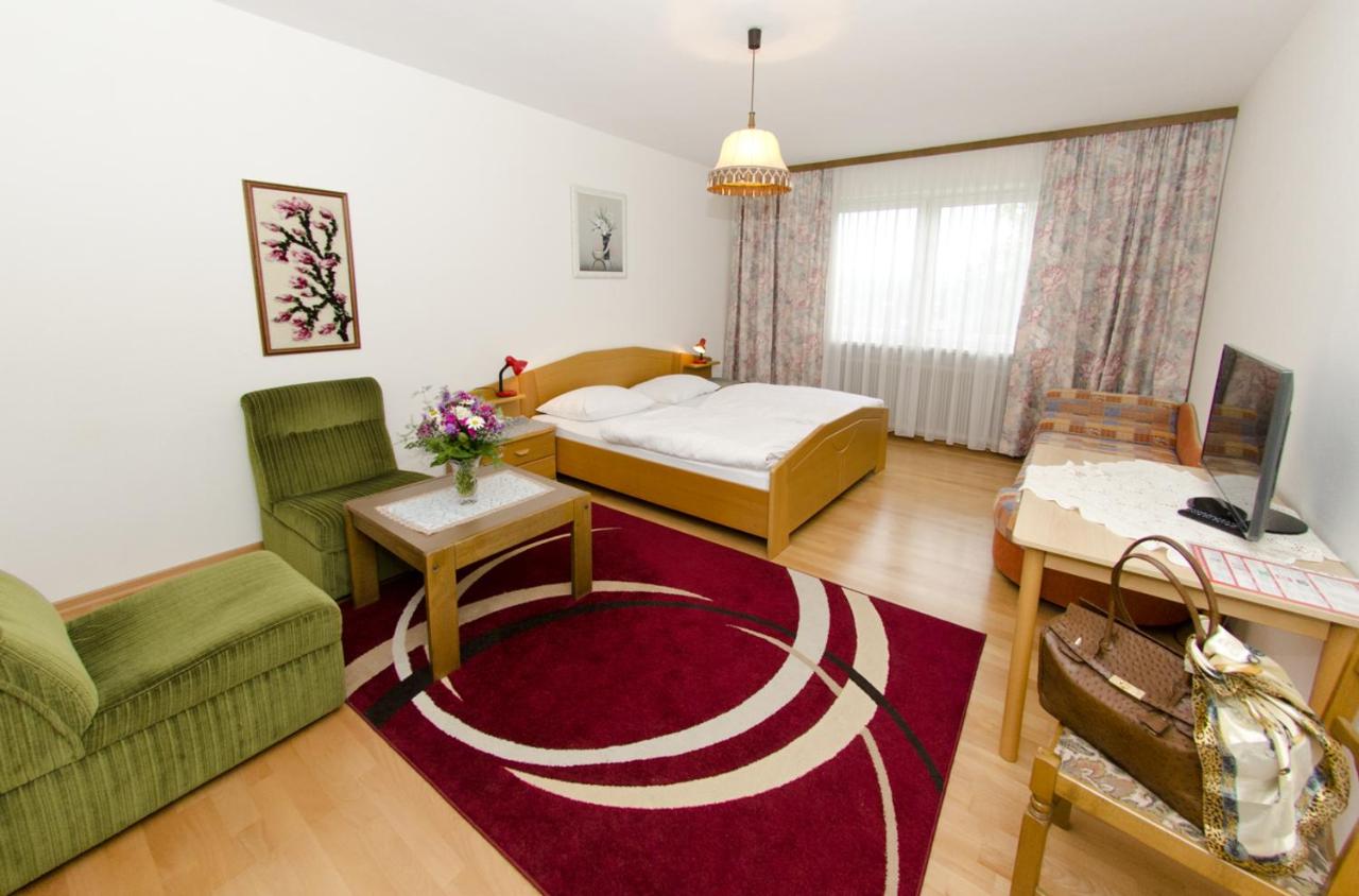 Doppelzimmer mit Gartenblick