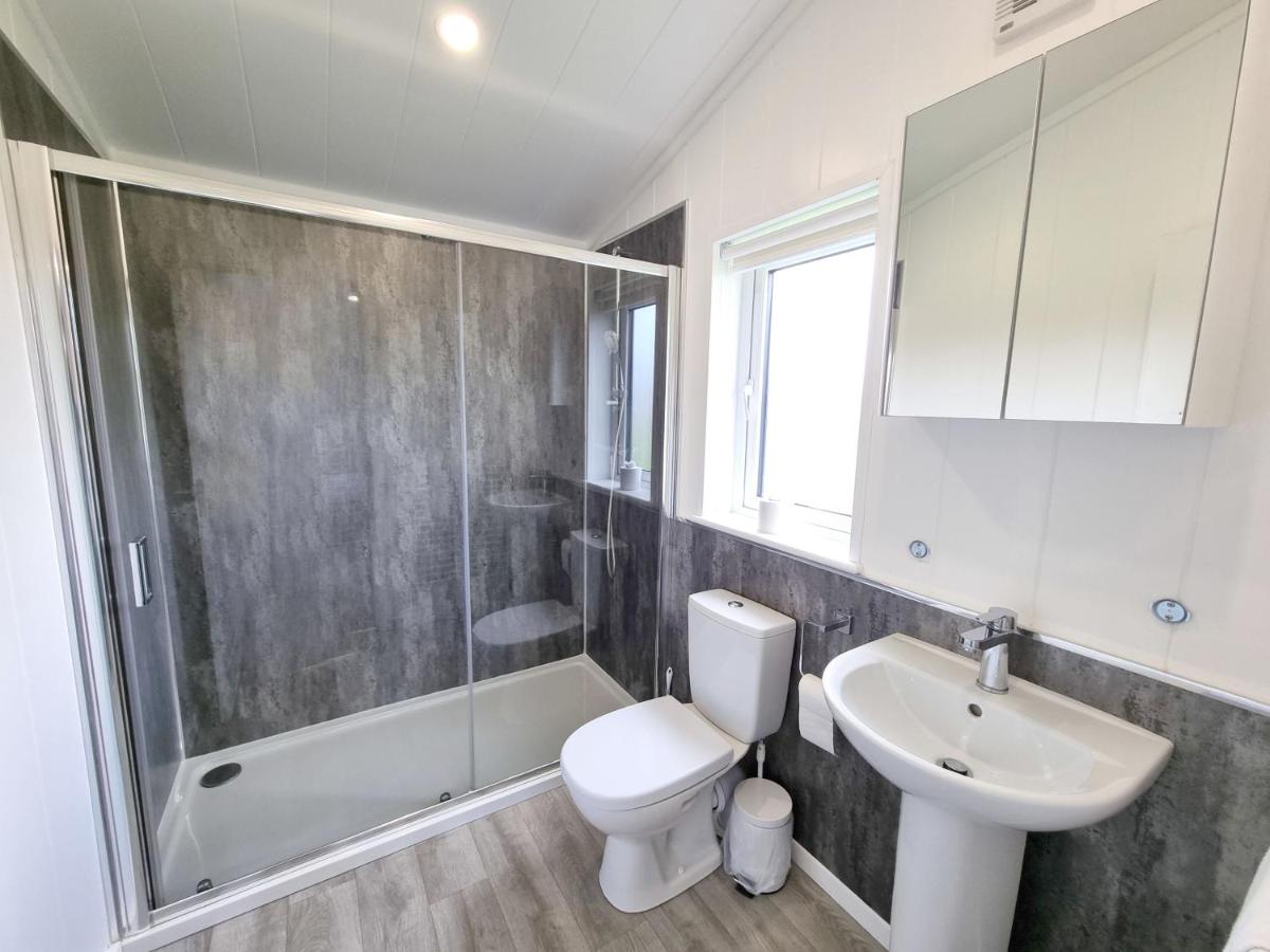 Cedar 36 Hot Tub - B&B Garton