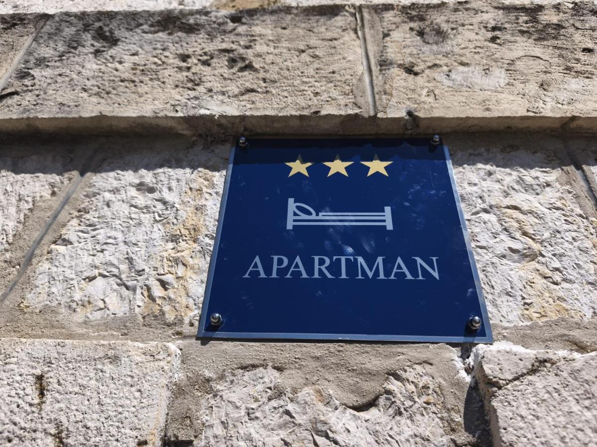 Apartman Nina Vrlika - B&B
