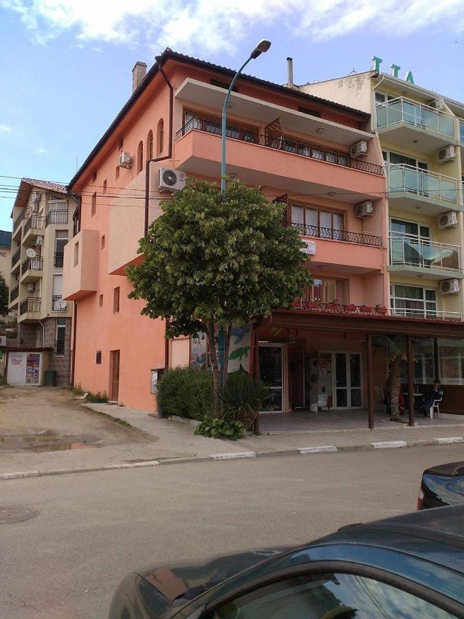 Guest House Mihaela - Bed and Breakfast Sveti Vlas