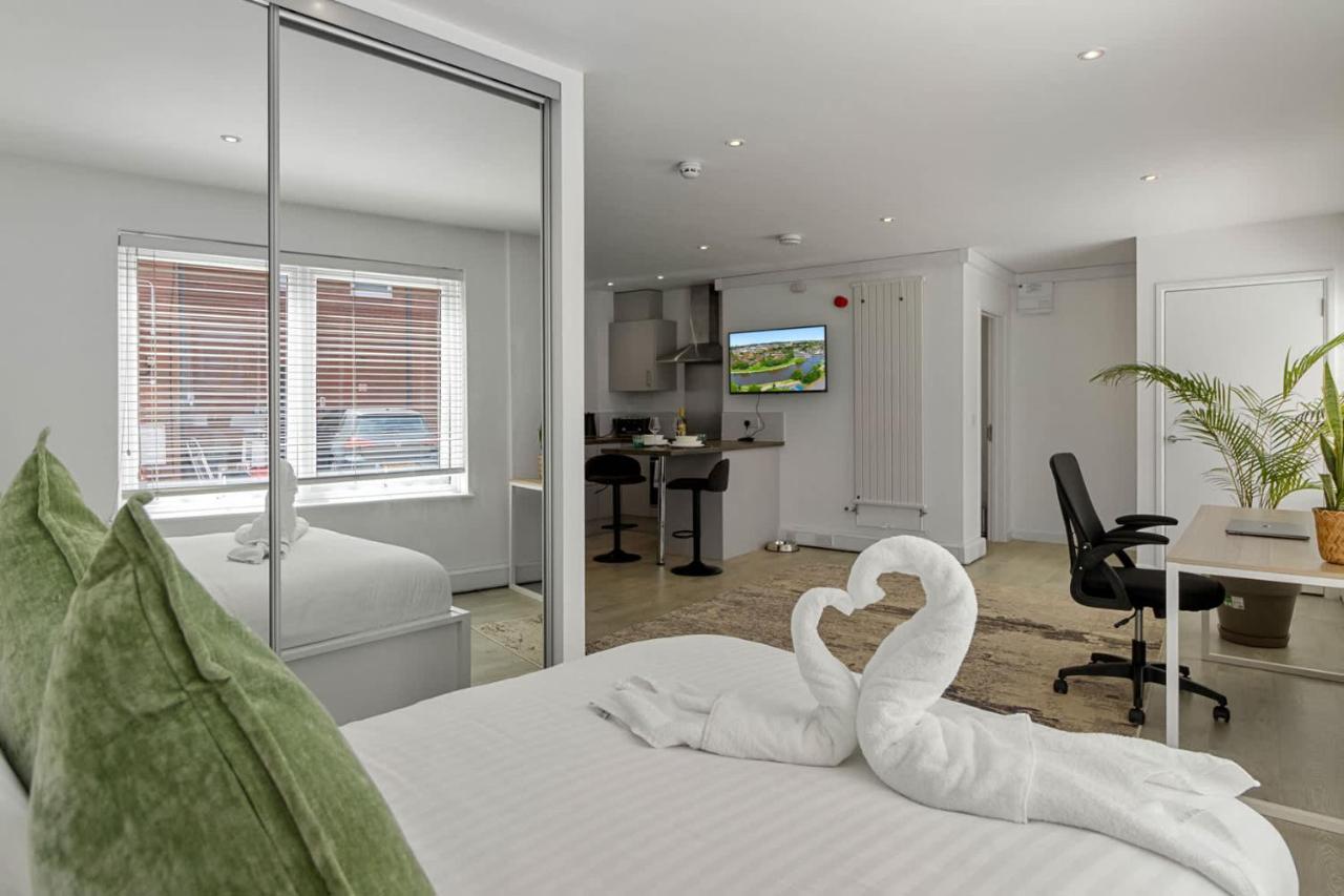 City Heights Studio - Short Stays UK - B&B Exeter