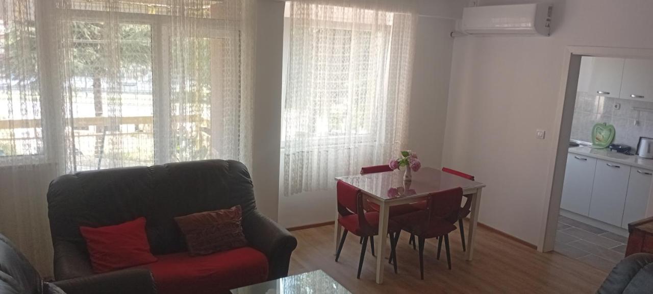 Apartment mit 2 Schlafzimmern mit Balkon und Terrasse