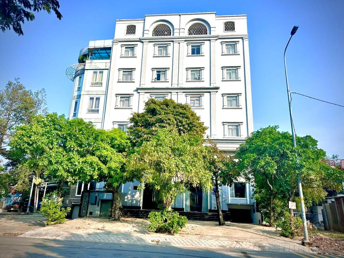 I Riverside 501B I Spacious Studio w Window & Kitchen - B&B