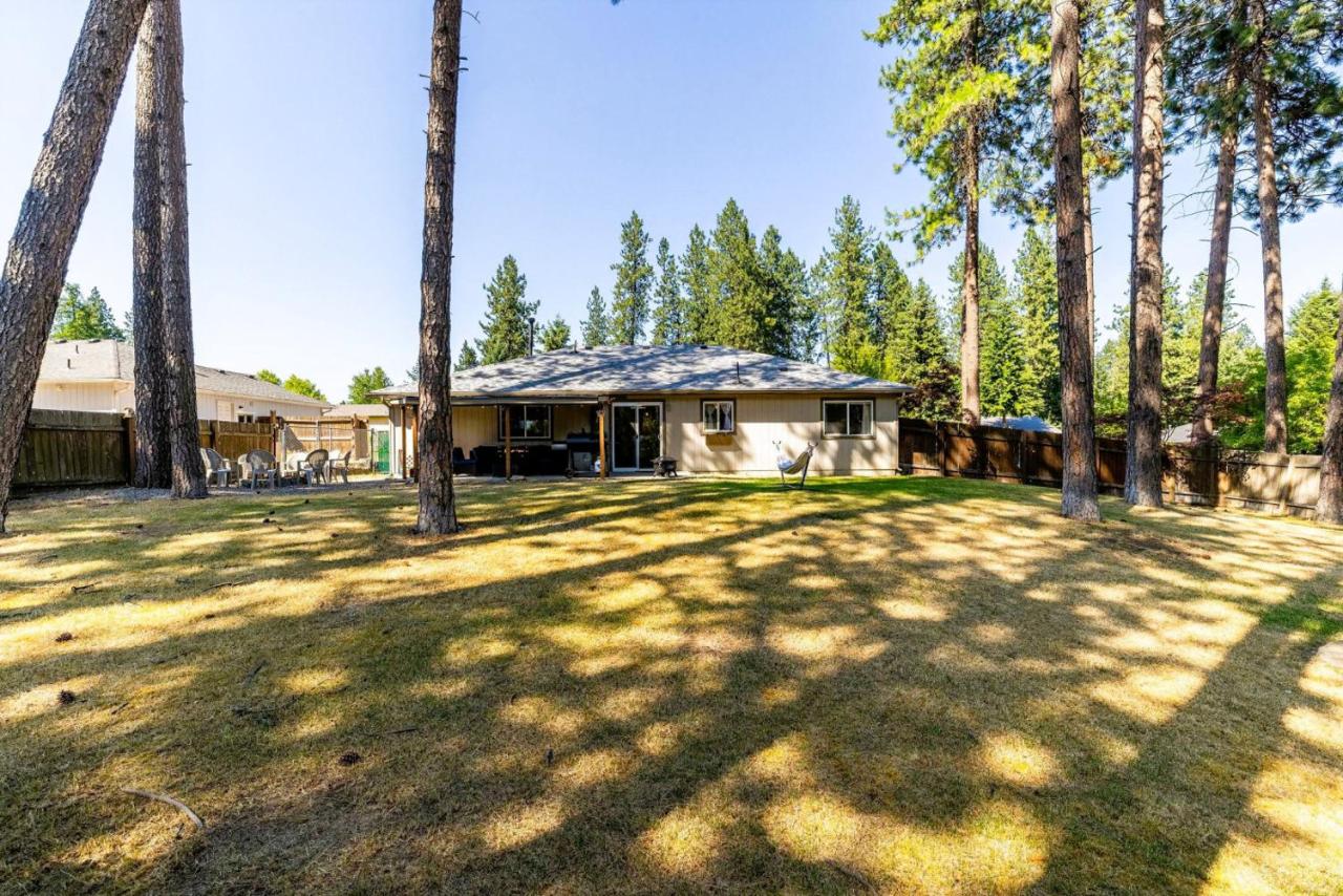 Cozy 3-Bedroom Retreat with Fenced Yard, Games & BBQ- Pet Friendly - B&B Coeur d'Alene