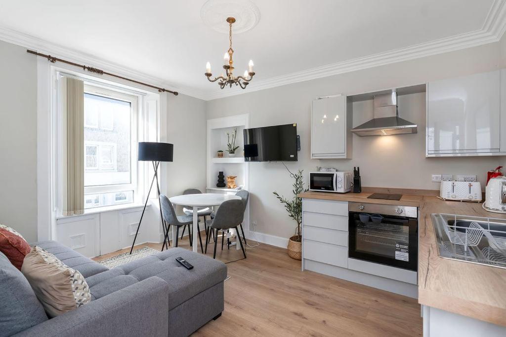 Vacant Nest Central Location Wifi & Shops - Ferienwohnung Hawick