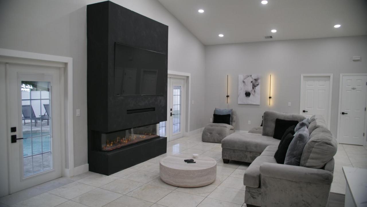 Luxury home with Pool & 6 Beds near Disney - B&B Kissimmee