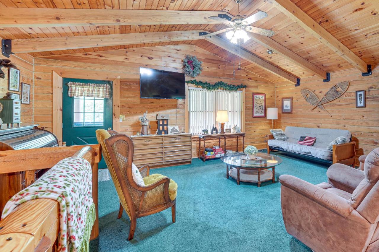 Charming Austin Cabin on 96 Acres of Land! - B&B Austin