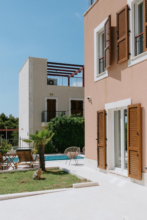 Villa Melograno by Domus Mirus - Rooftop Cinema, Pool, 6-Minute Walk to Beach - B&B Splitska