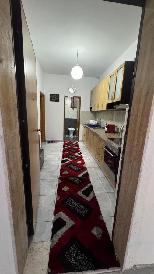 Cozy Corner Flat - Bed and Breakfast Tirana