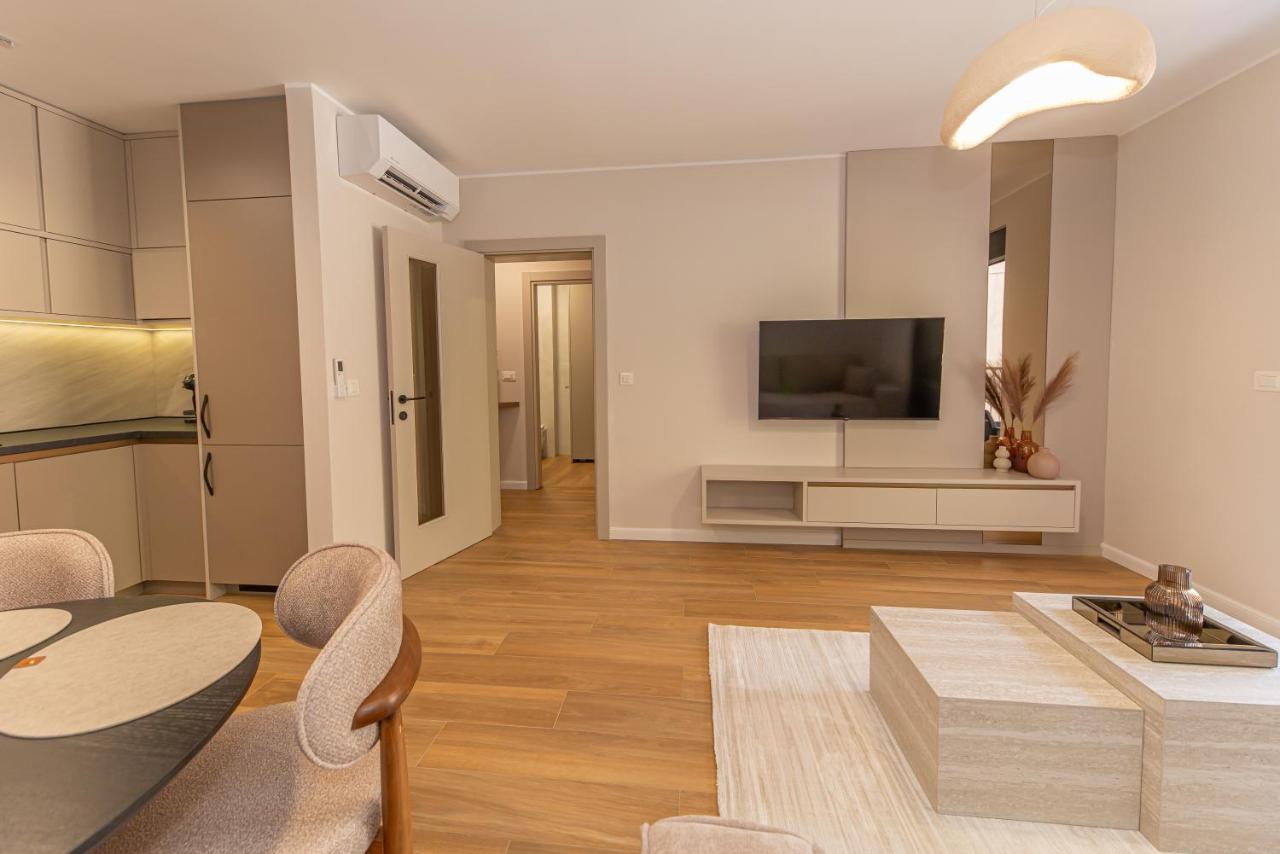 Appartamento con 1 Camera da Letto, Balcone e Vista Montagna 