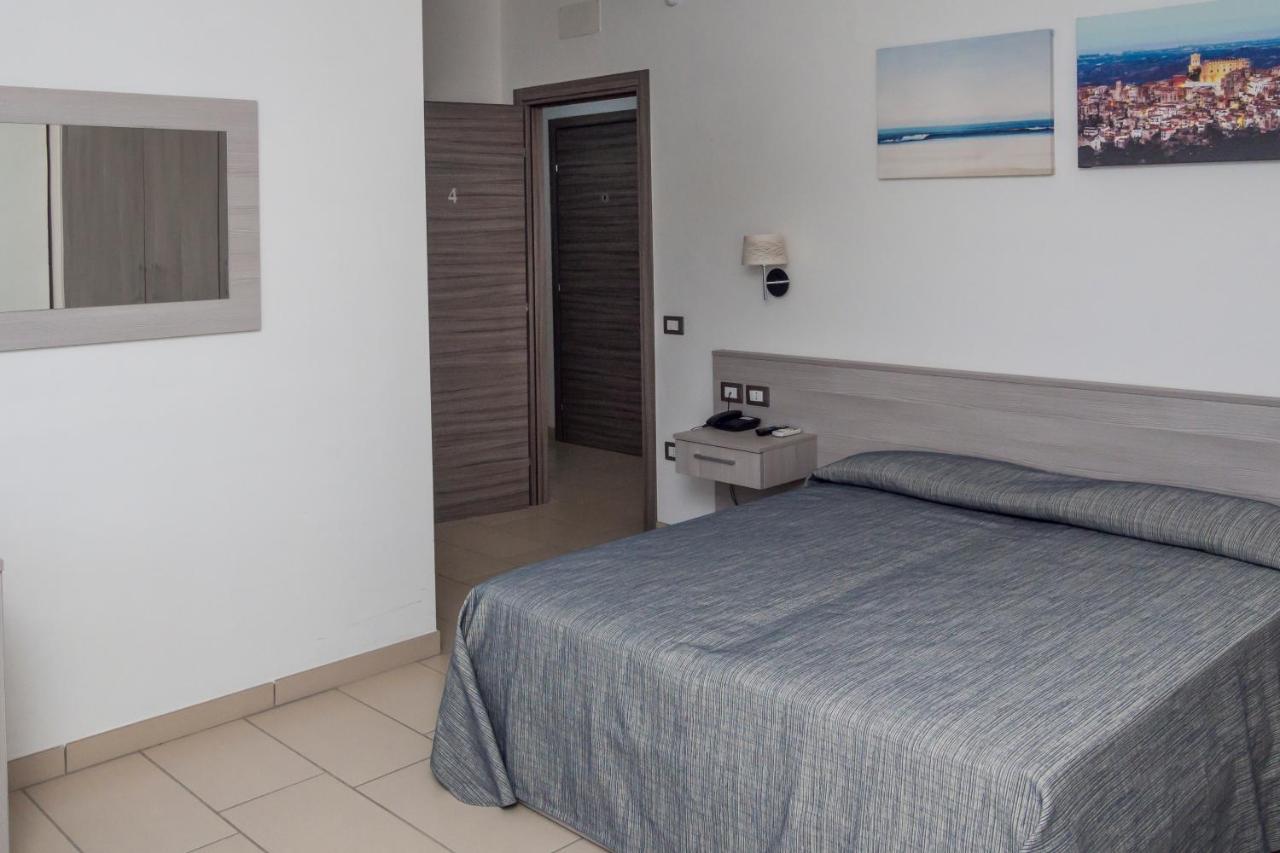 Dreibettzimmer mit eigenem Bad