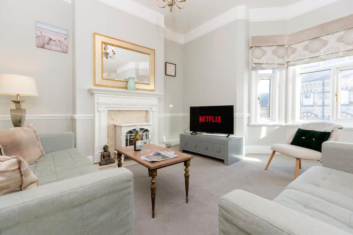 Spacious 3 Bed Apartment in central Saltburn - Chambres d’hôtes Saltburn-by-the-Sea