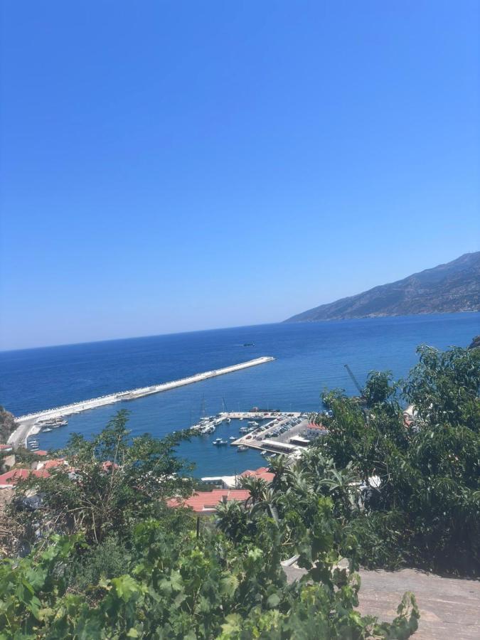 Ikaria - Evdilos village , Katsirifos - B&B